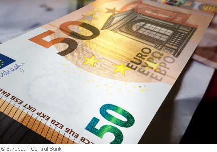 With the issue of the new 20 euro banknote, the old banknotes of the same  denomination will remain in use