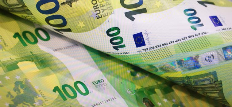 A photo of new 100 euro note