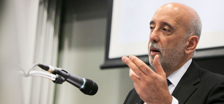 Governor Makhlouf speaking into a microphone